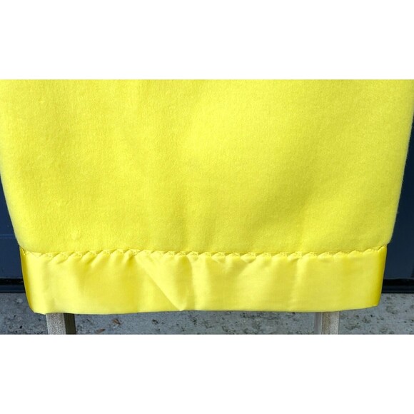 Vintage Handcrafted Thermal Fleece Blanket Sateen Trimmed 65" x 91" Twin New - Picture 3 of 16